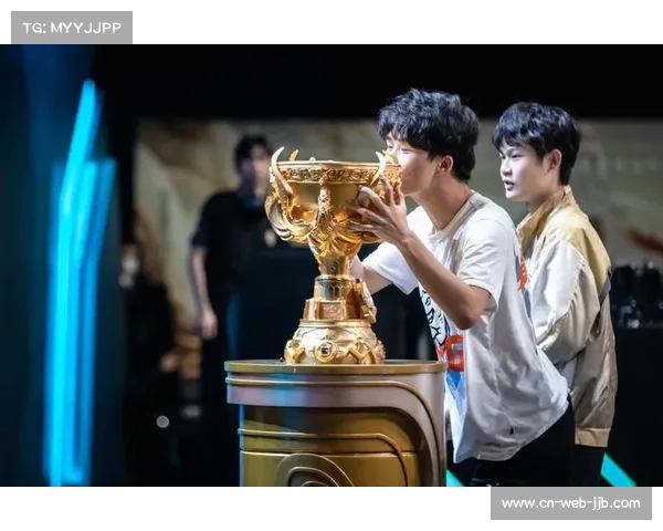 海洋杯女子公路大众组激烈角逐落幕 奖杯见证拼搏与荣耀