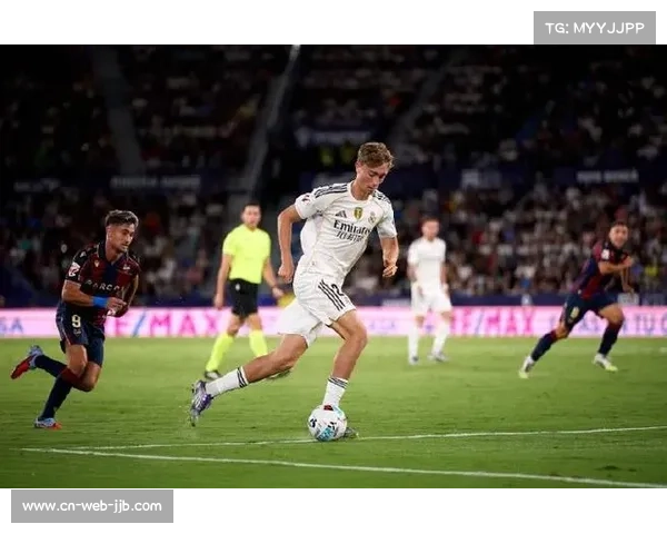 瓦伦西亚西甲1-0莱万特，皇马旧将杜罗进球